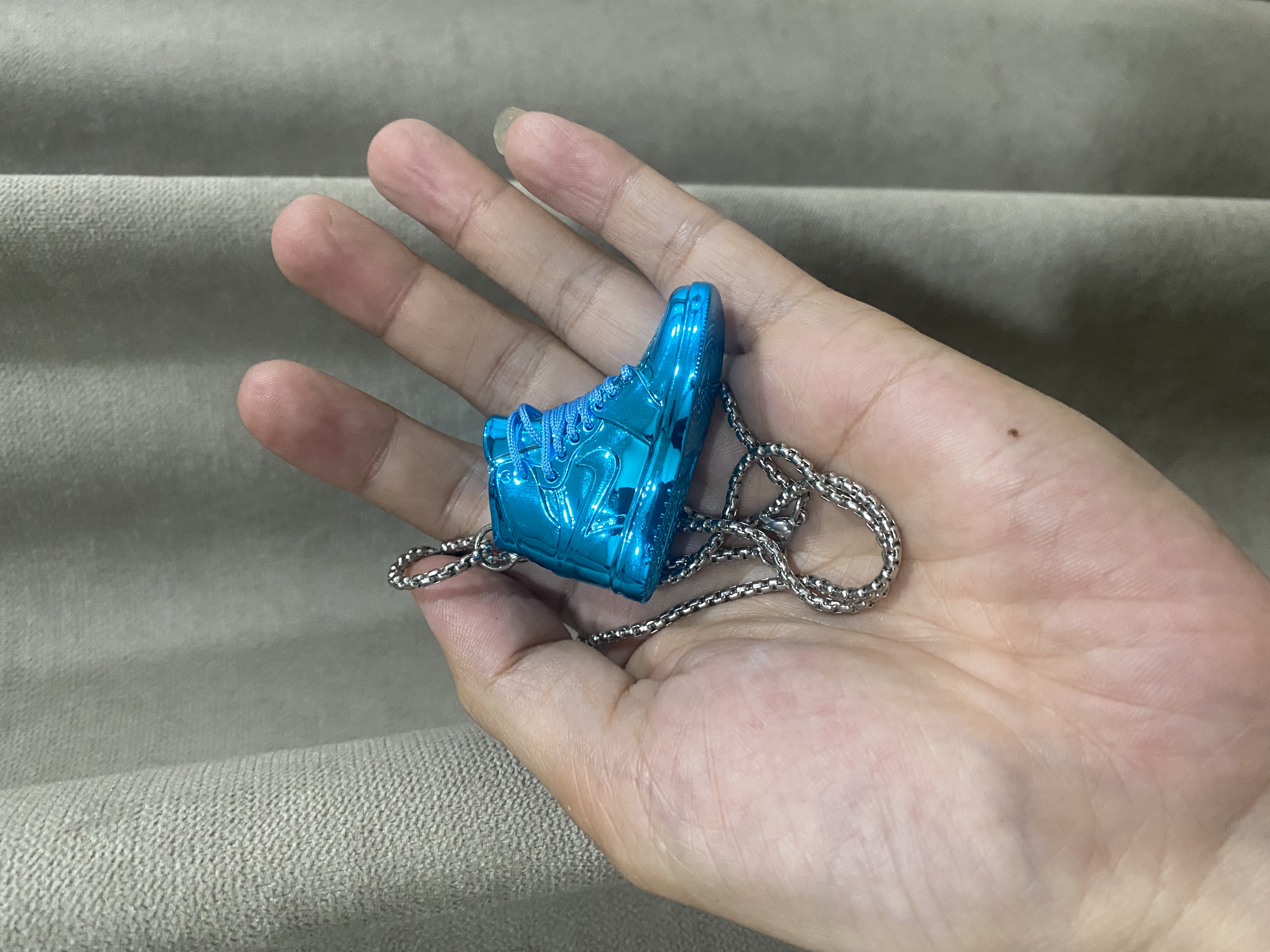 亮片蓝色嘻哈街头风篮球鞋微缩模型波鞋吊坠项链饰品