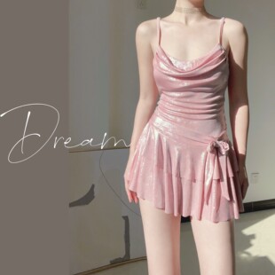 泳装 保守连体微胖女孩遮肉珠光细闪裙式 2026新款 蜜Dream泳衣女款