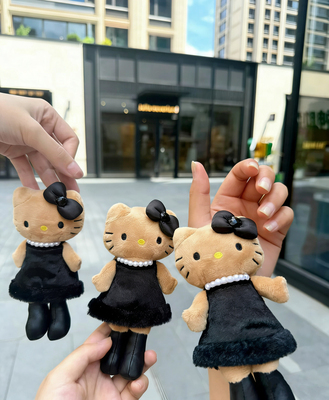 日本NIC长腿豹纹黑皮Kitty毛绒挂件可爱kt猫爱心扣书包挂饰钥匙扣