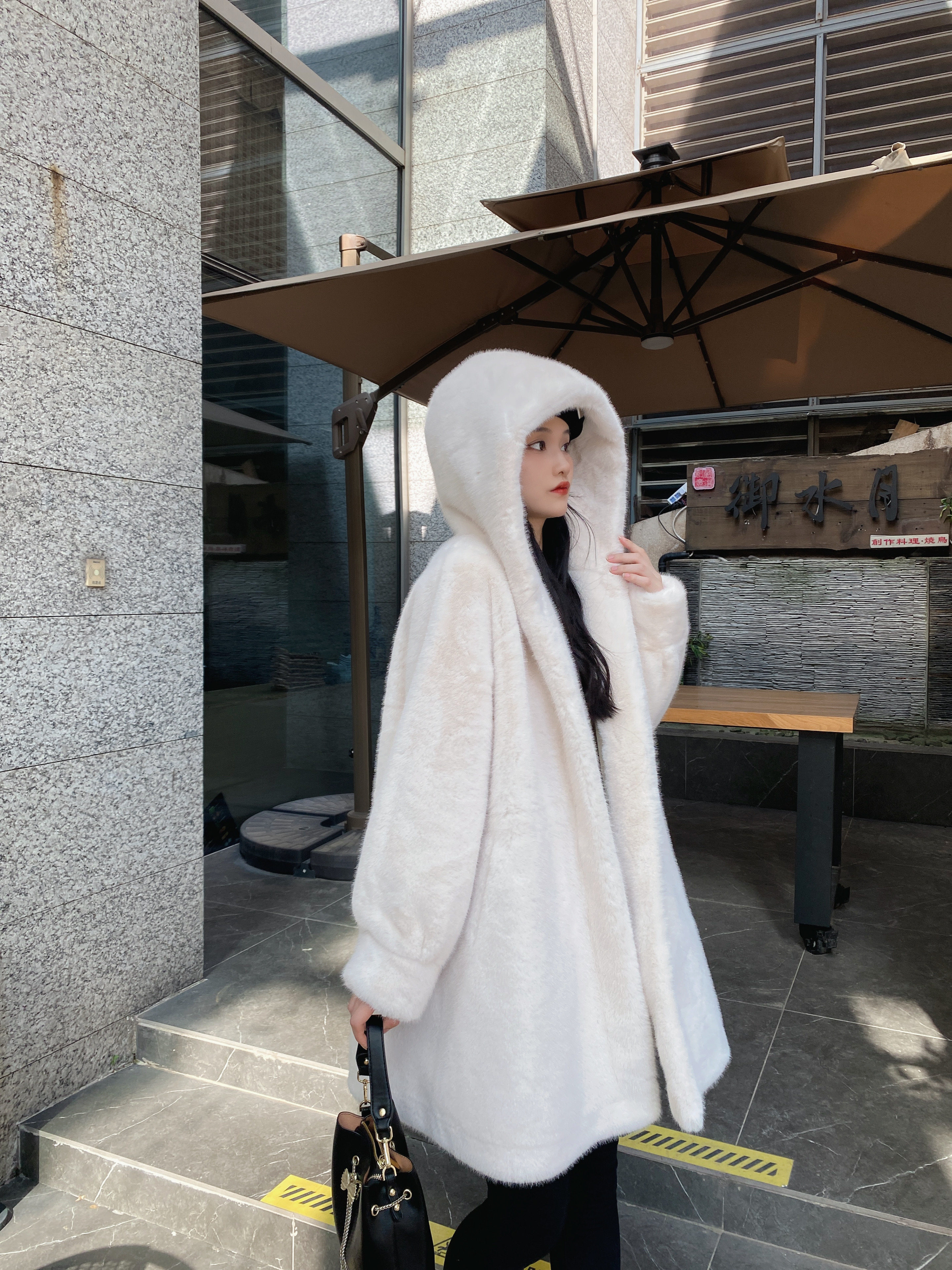明星同款白色中长款水貂绒外套
