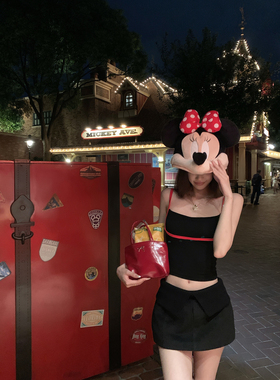 Thas9i九亿 黑色显瘦撞色分割修身弹力吊带背心女翻腰头羊毛短裤