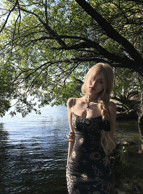 Thas9i九亿 沙滩热浪 性感独特漂亮掐腰裙子女夏日吊带连衣裙长裙