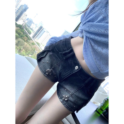 Thas9i九亿 复古做旧水洗骷髅头铆钉金属装饰黑色工装牛仔短裤女