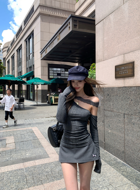 Thas9i九亿 蕾丝拼接肌理感针织斜肩上衣女竖条纹小狗刺绣半身裙