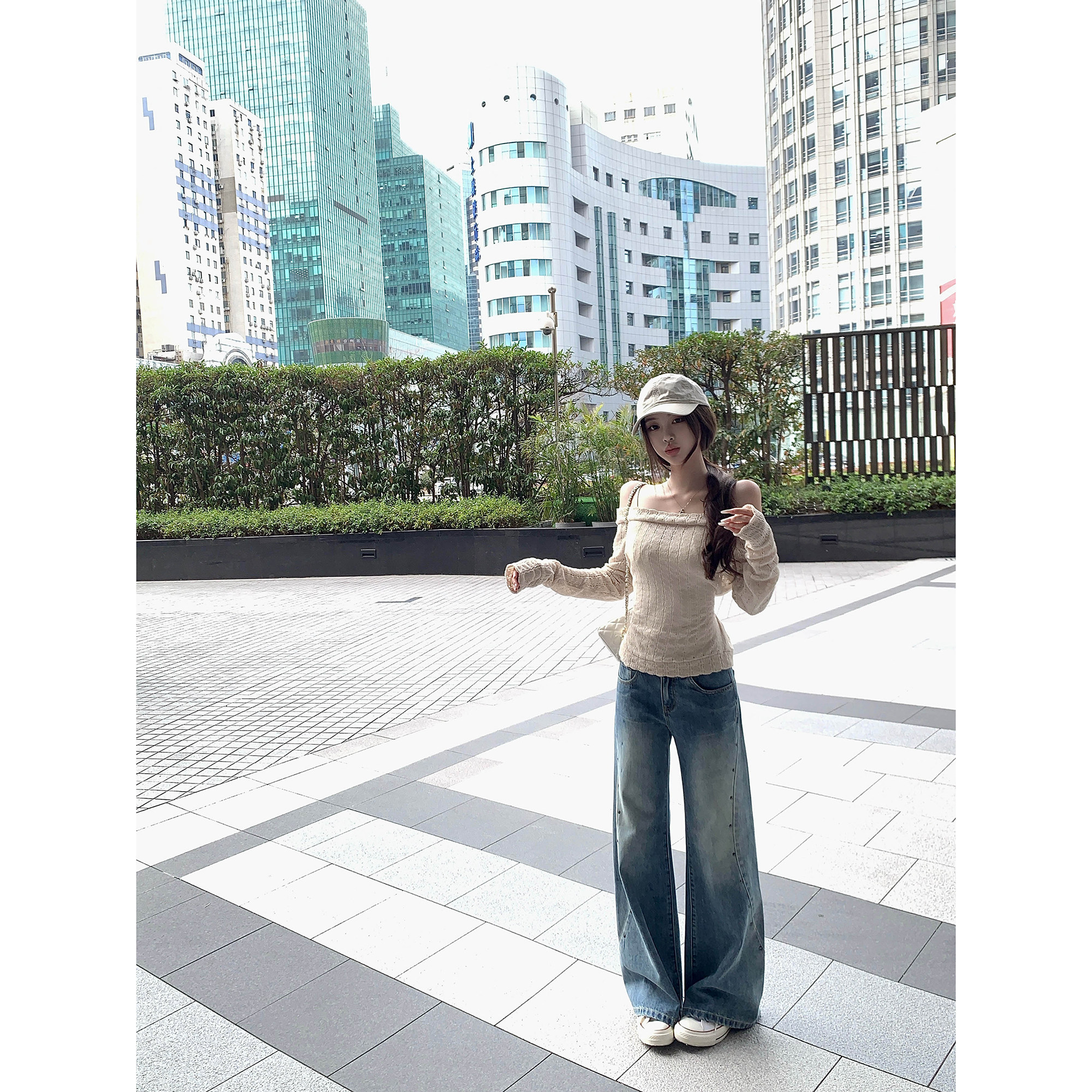 Thas9i九亿 复古做旧水洗磨白铆钉烫钻曲线分割直筒低腰牛仔裤女,女装/女士精品,牛仔裤,淘宝优惠券,粉丝福利购,淘宝优惠卷