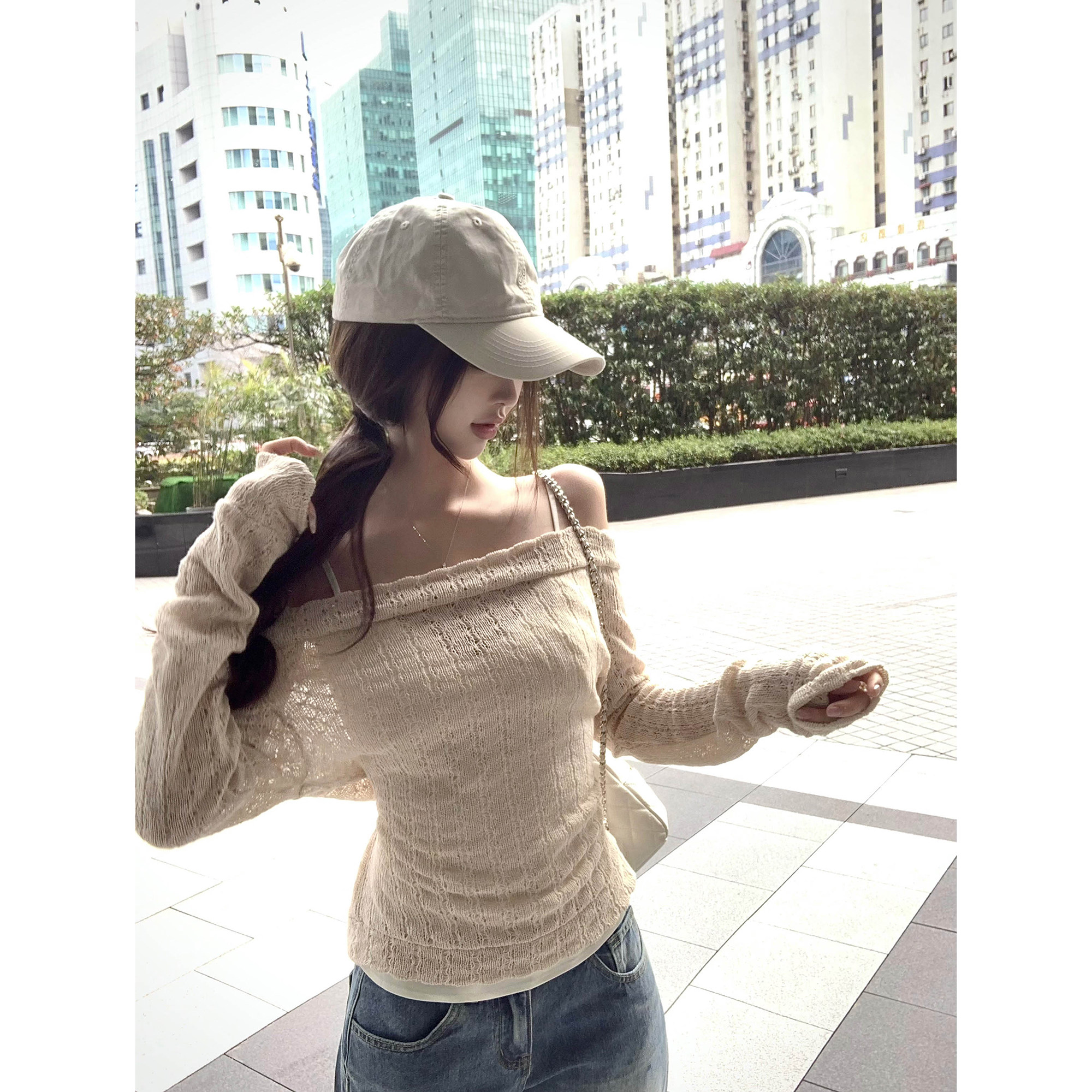 Thas9i九亿 镂空肌理感宽松一字肩针织罩衫女缎面抽褶花苞吊带,女装/女士精品,毛针织衫,淘宝优惠券,粉丝福利购,淘宝优惠卷