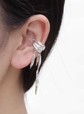 東黑三白/ 春风柳叶新 s930纯银原创设计肌理流苏耳夹耳饰