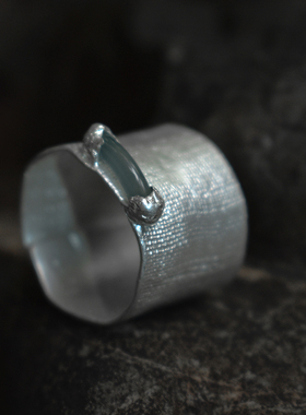 原创玉石镶嵌东黑三白