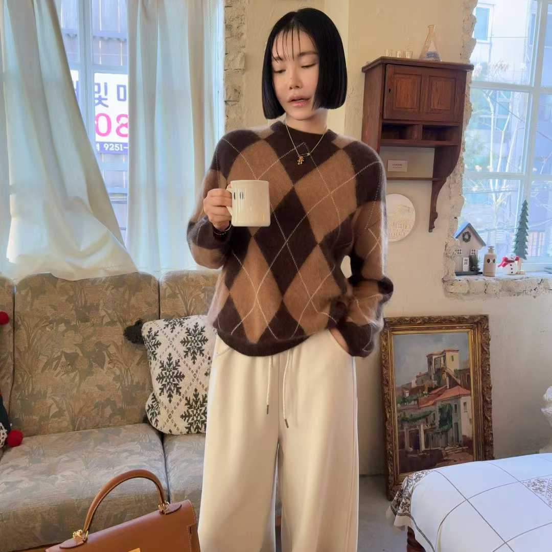 HELDER-P复古菱格纹羊绒毛衣