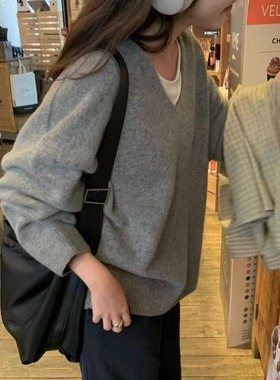 闪闪家 韩国东大门代购VERGAMOT简单气质V领针织衫