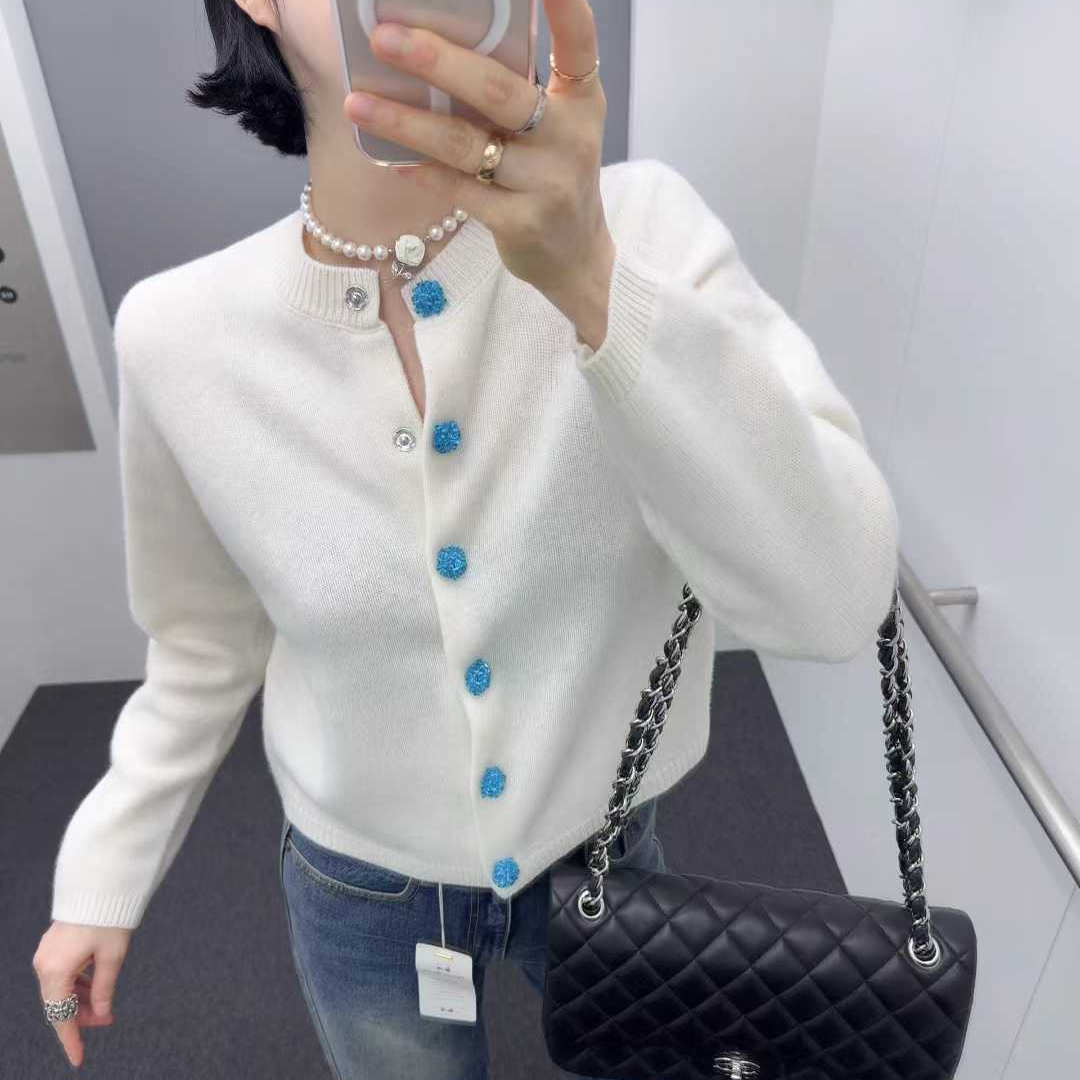 HELDER-P蓝色钻扣精致针织开衫