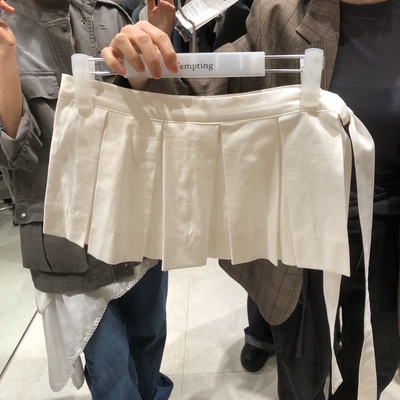 TEMPTING春季新款宽百褶遮屁帘