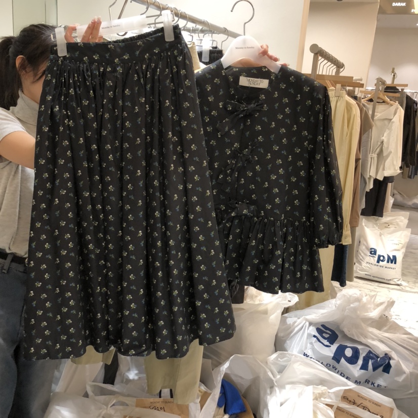 碎花蝴蝶结系带甜美套装