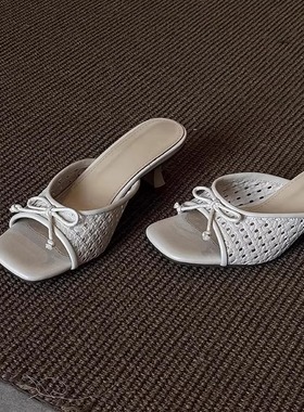 羊皮版~编织镂空度假风凉拖女百搭蝴蝶结一字拖露趾方头高跟鞋夏