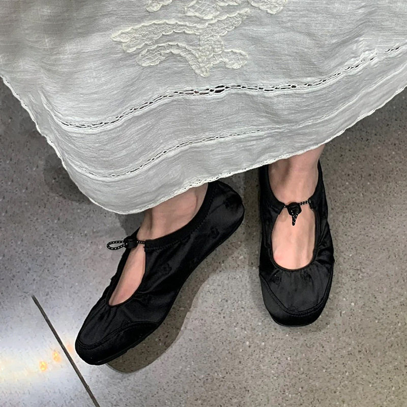 羊皮版~缎面绣花浅口平底单鞋小众时尚休闲鞋圆头芭蕾舞运动鞋女