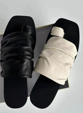 羊皮版~套趾凉拖鞋方头女外穿外穿真皮平底褶皱一字拖沙滩凉鞋女