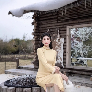 黄色旗袍冬季新款2025加绒加厚连衣裙国风高级感新中式冬装连衣裙