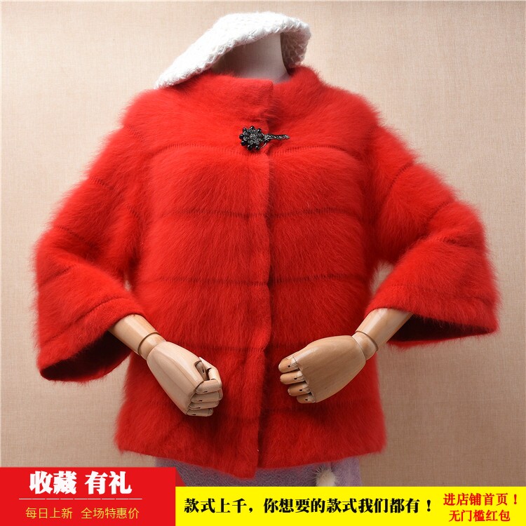 红色条纹貂绒外套半高领喇叭袖