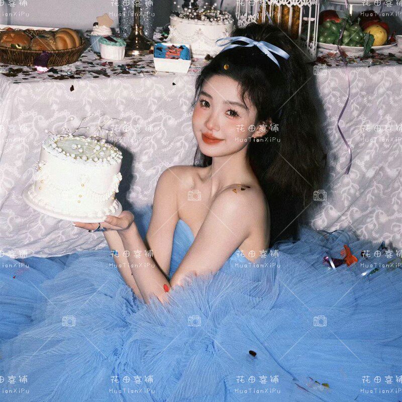 照相馆新款少女生日主题写真服装时尚小清新画报风轻婚纱艺术照摄