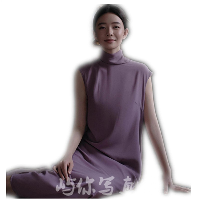 照相馆新款主题复古中式高级赶温柔紫色韵味洋装个人质感肖像摄影图片