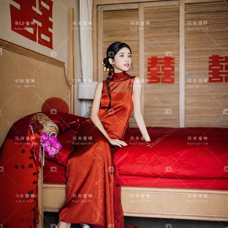新中式晨袍女新娘订婚礼服高端国风改良无袖红色旗袍敬酒服洋装