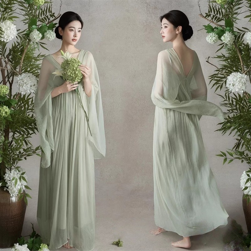 影楼新款中式复古禅意服装女清冷氛围感个人素雅风写真艺术照摄影图片
