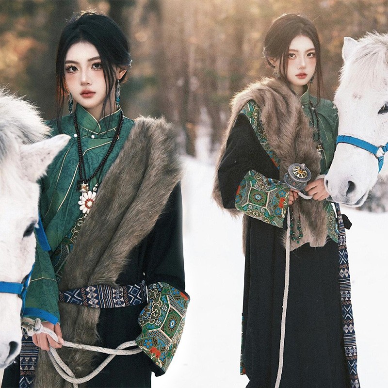 藏族服装新款藏袍女绿色冬季大毛领西藏拉萨草原少女雪景藏袍旅拍