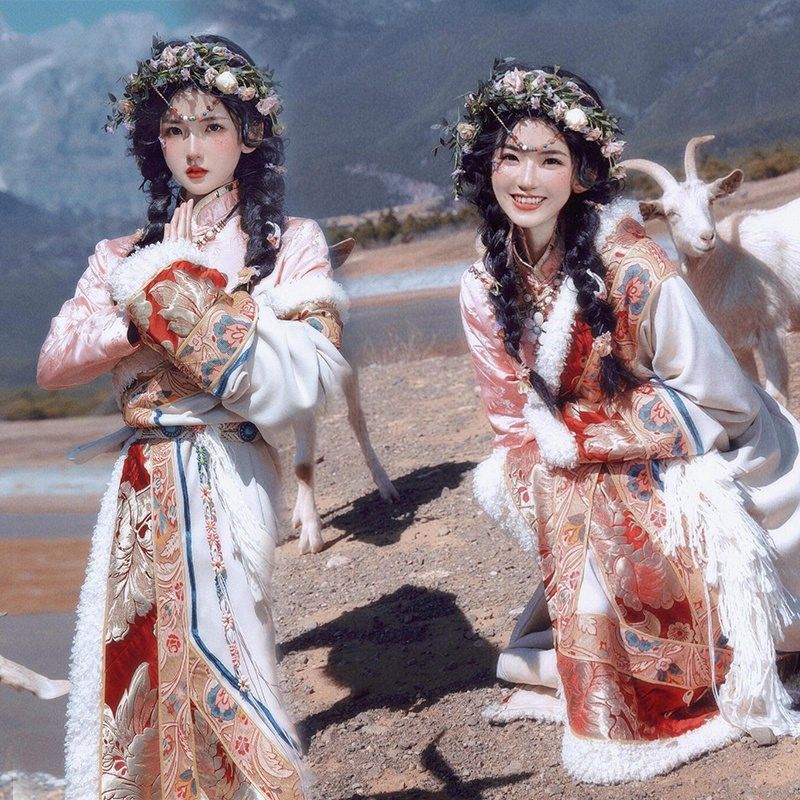 新款藏袍西藏藏族藏服拉萨民族特色少女云南大理旅拍写真摄影服装