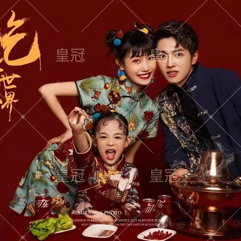 照相馆亲子写真母女复古元旦新年艺术照写真全家福旗袍拍照服装