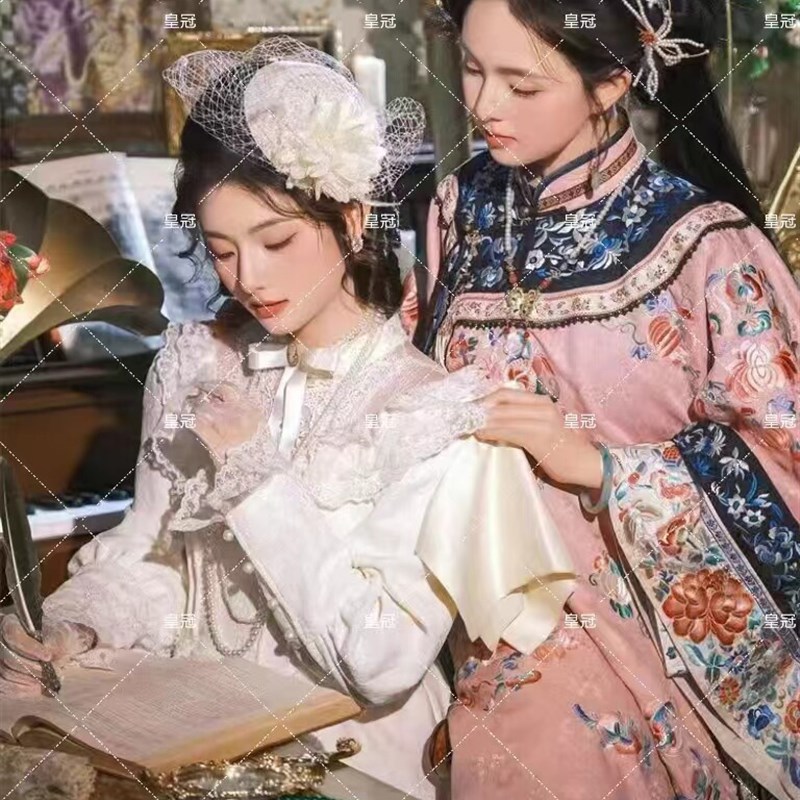 清汉服女和留洋大小姐闺蜜照相馆写真拍照服装复古清朝格格服饰旅