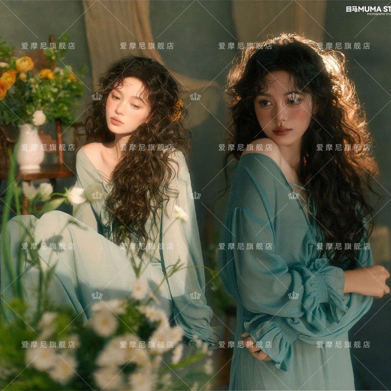 2025影楼光影主题法式复古氛围感韵味油画风纯欲少女肖像写真服装图片
