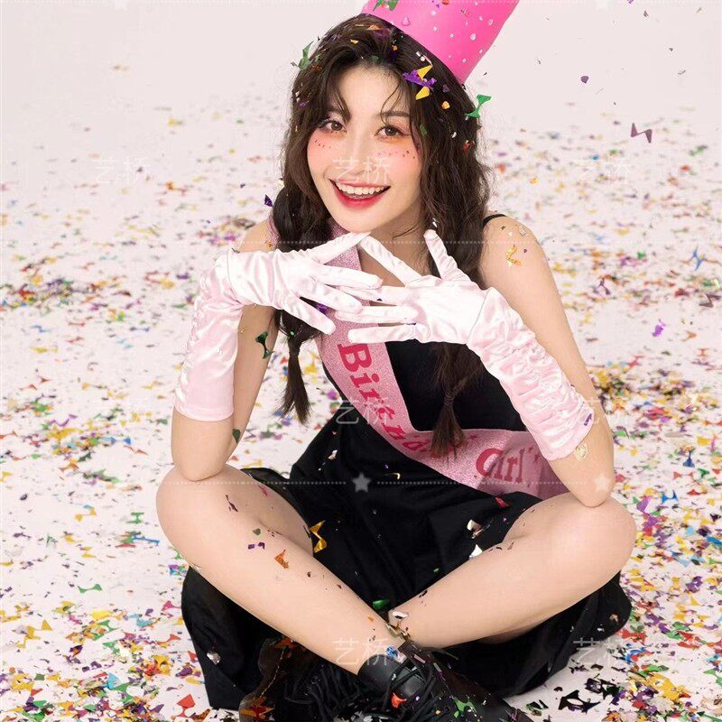 新款派对画报风生日写真主题服装时尚氛围感少女艺术照摄影吊带裙
