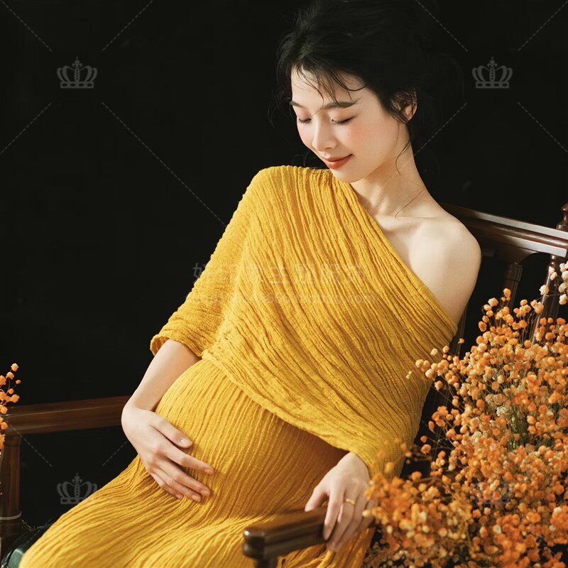 影楼新款孕妇主题黄色露背长裙孕妇高级感油画风个人写真摄影服装