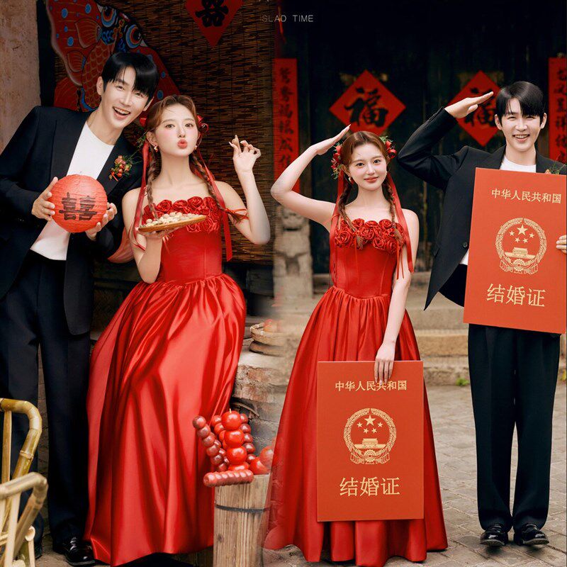 红色抹胸礼服新娘晨袍订婚敬酒服领证结婚照街拍喜嫁照相馆主题服