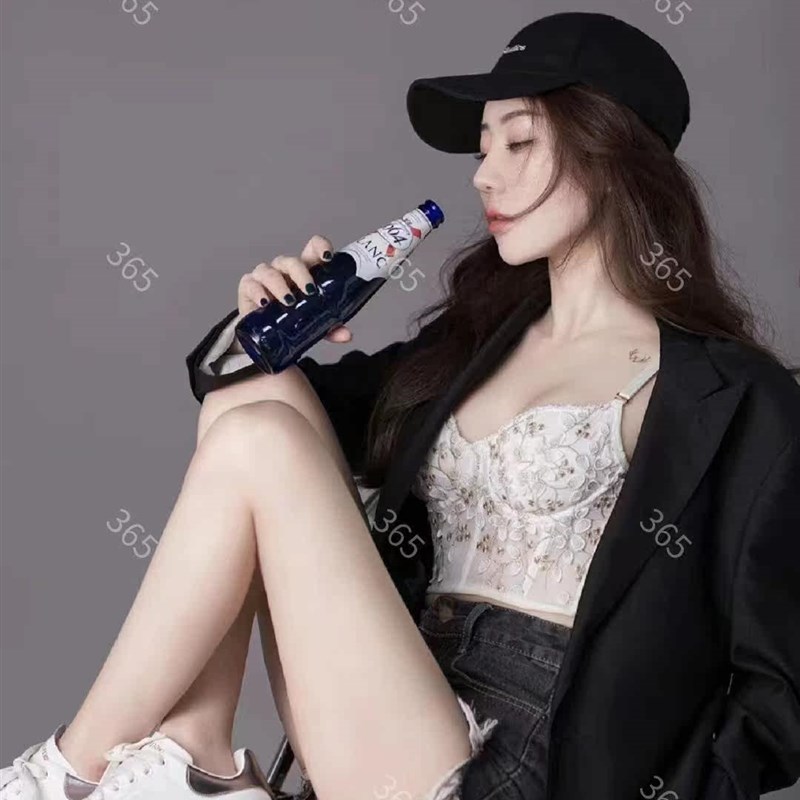 新款个人写真服装影楼西服艺术照服饰女黑色港版西装港风时尚街拍