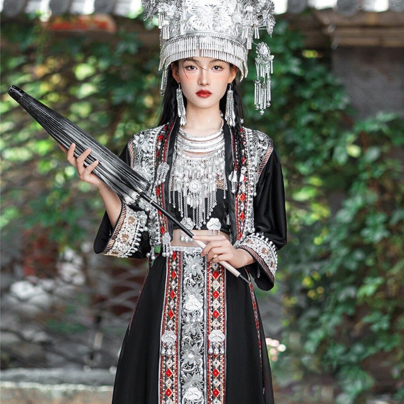新款苗疆少女服饰土家族哈尼族民族风春秋季么么茶旅拍照写真服装