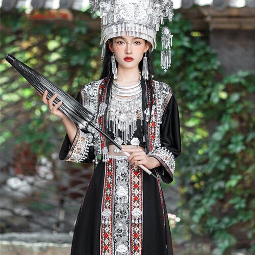 新款苗疆少女服饰土家族哈尼族民族风春秋季么么茶旅拍照写真服装
