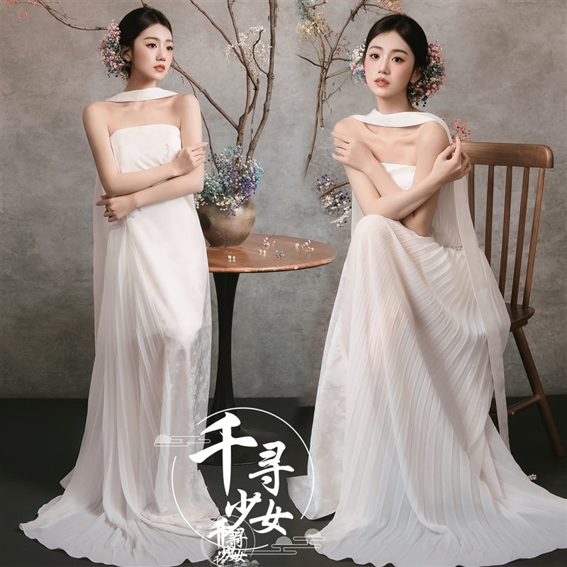 影楼拍照法式复古白色礼服裙女高级感抹胸裙氛围感写真艺术照服装