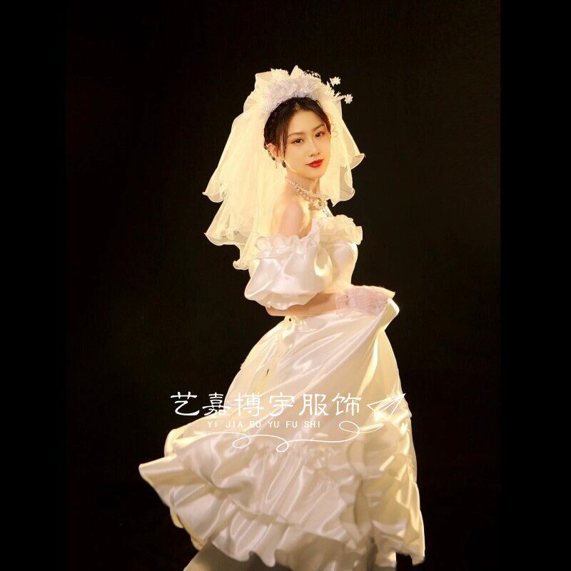 影楼复古着婚纱港风宫廷礼服白色连衣裙拍照写真服少女法式轻婚纱