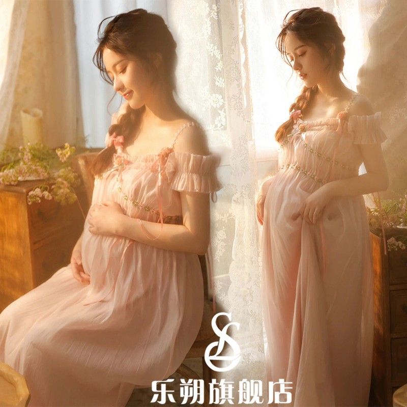 新款孕妇照片写真服装甜美少女感温柔孕妈艺术拍照唯美粉色连衣裙