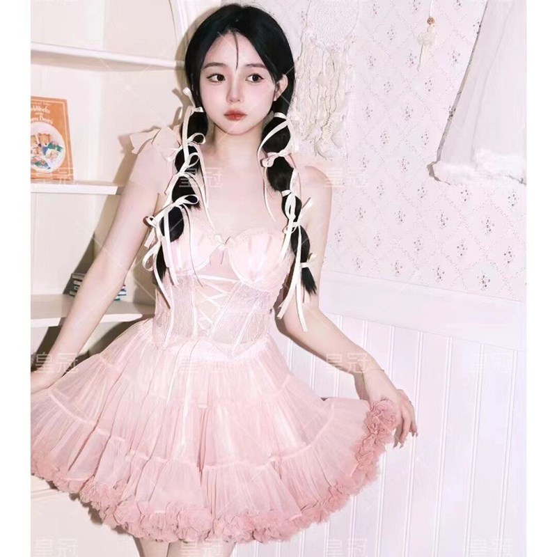 新款粉色生日少女写真主题服装时尚韩系画报风唯美艺术照摄影服饰