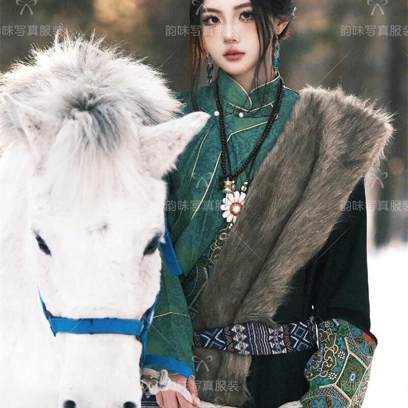 26影楼新款藏服冬季少女雪景旅拍藏袍藏族西藏拉萨草原拍照摄影服
