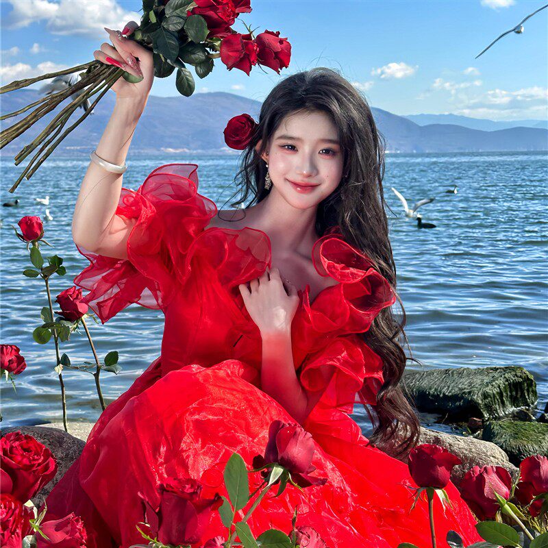 26影楼拍照新款复古海边油画法式梦幻少女红色港风连衣裙个人服装
