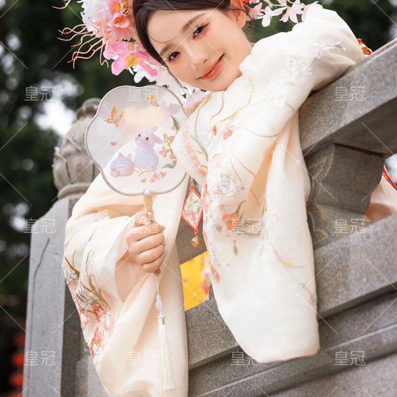 泉州浔浦女簪花服装明制汉服立领对襟长衫刺绣马面裙全套新款旅拍