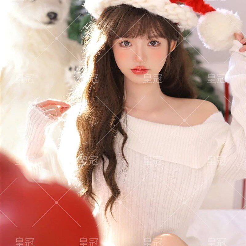 新款影楼圣诞写真摄影服装室内纯白冬日主题氛围感毛衣少女艺术照
