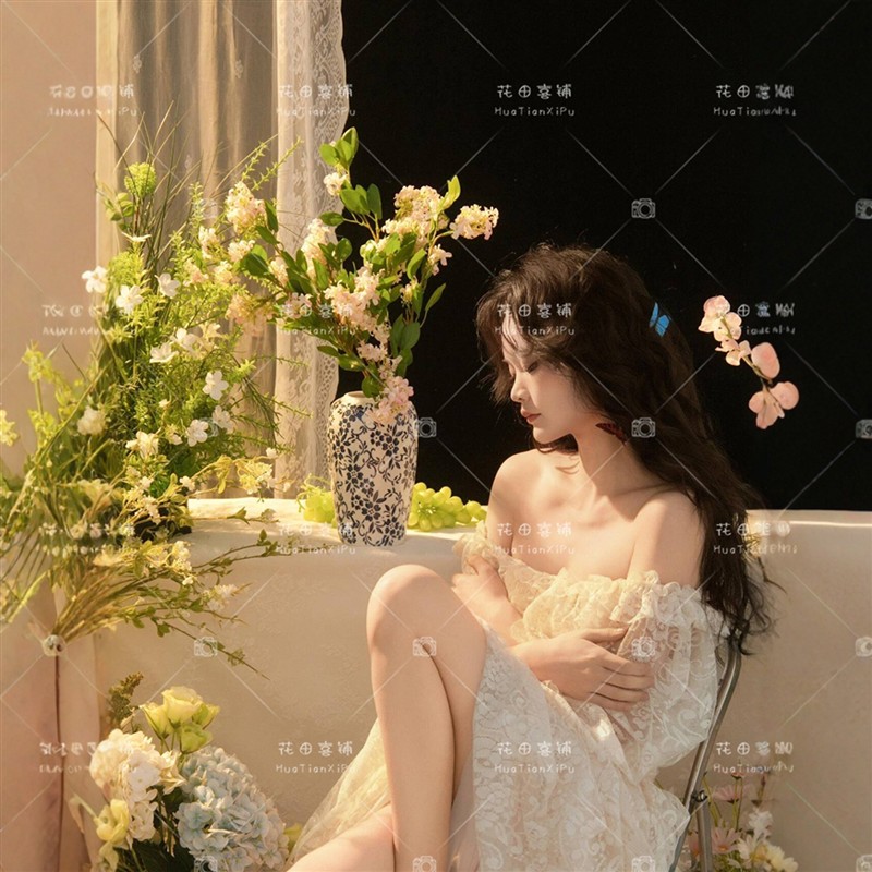 2026影楼新款法式复古油画风少女气质清冷感个人唯美写真艺术照服