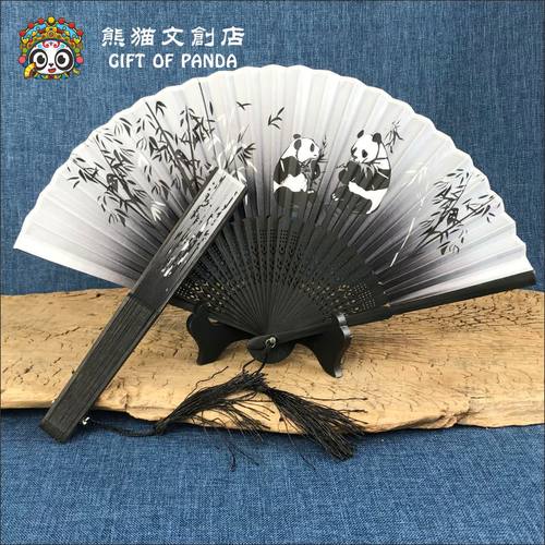 渐变色熊猫水墨绢面折扇