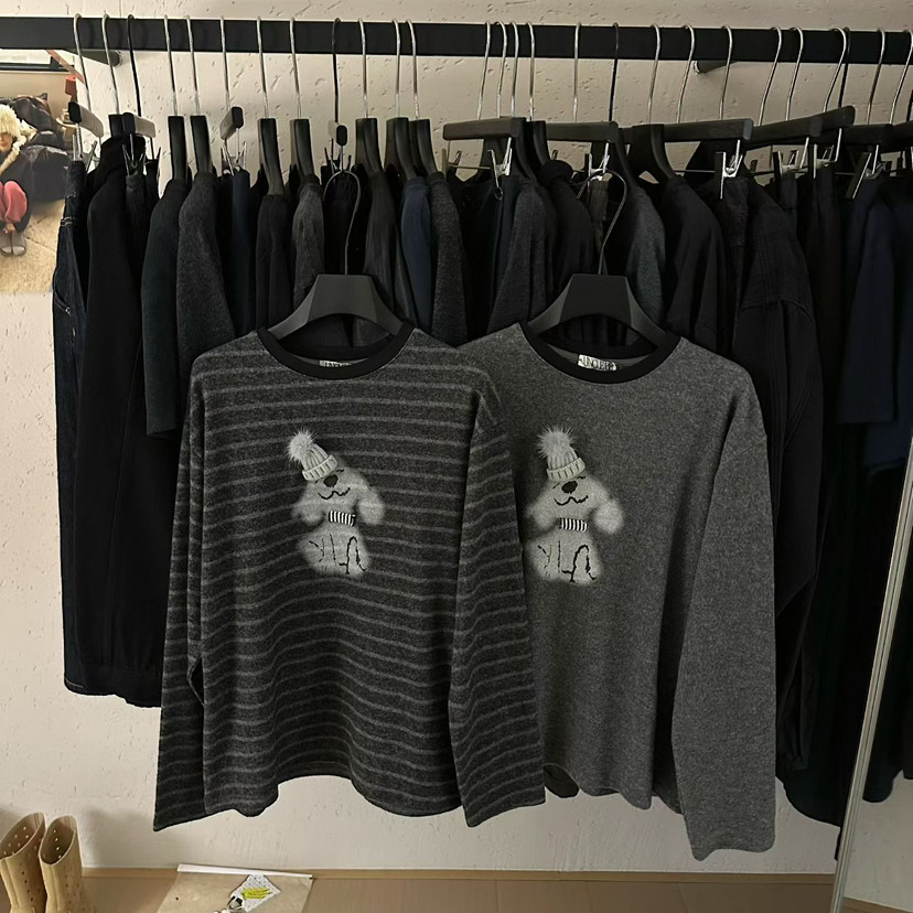 UNCLE BE-冬上新灰调毛线帽小狗慕斯上衣长袖T恤77095