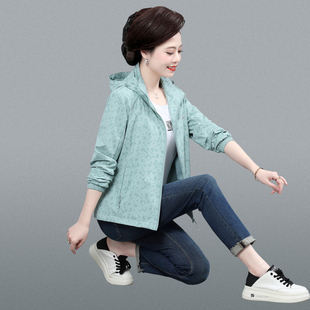 2024新款时尚口袋长袖开衫中年妈妈宽松运动休闲连帽卫衣单件外套