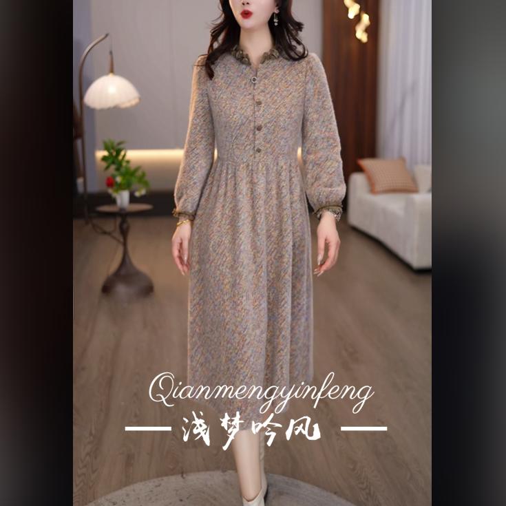 冬季杏色优雅A字收腰显瘦连衣裙